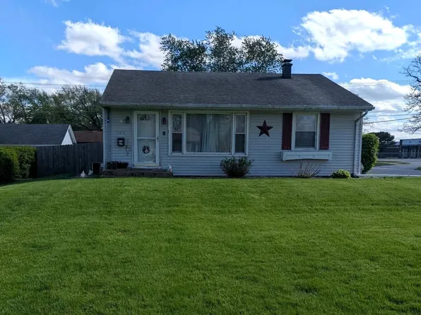 105 E Indiana St, Momence, IL 60954