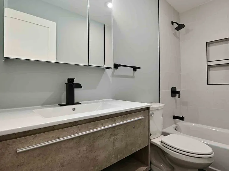 2641 4th St NE #1 — Photo 30