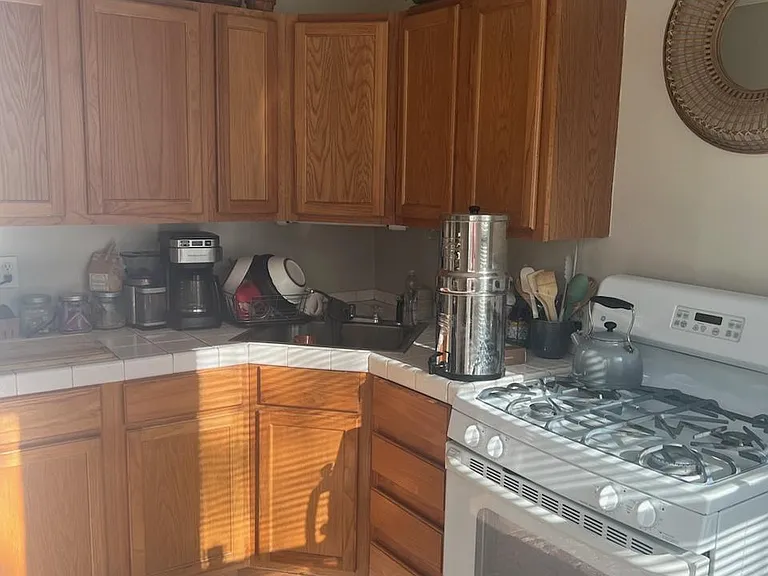 2551 N Grove St — Photo 13