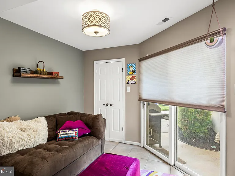 1410 Chanticleer — Photo 15