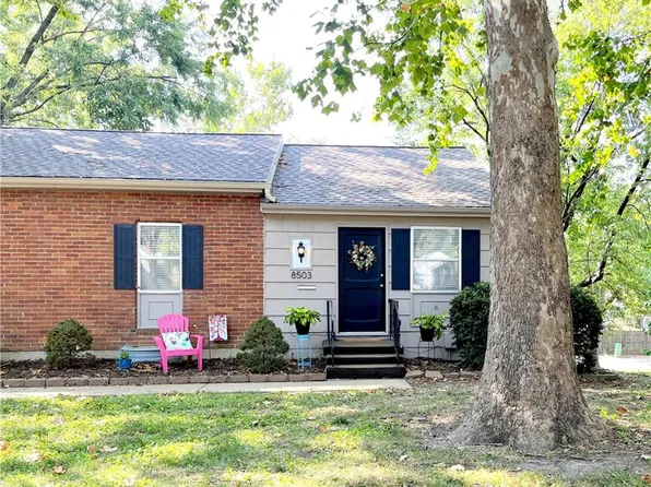 8503 W 83rd St, Overland Park, KS 66204
