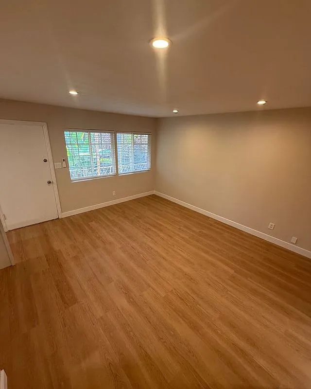1 bed, 1.0 bath, 571 sqft, $2,595 — Photo 2