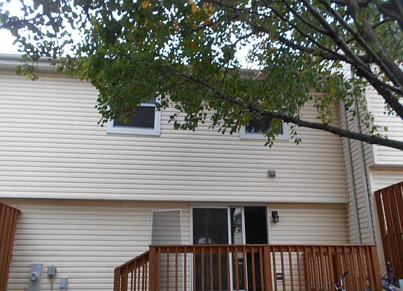 2nd image of 323 Driftwood Ln