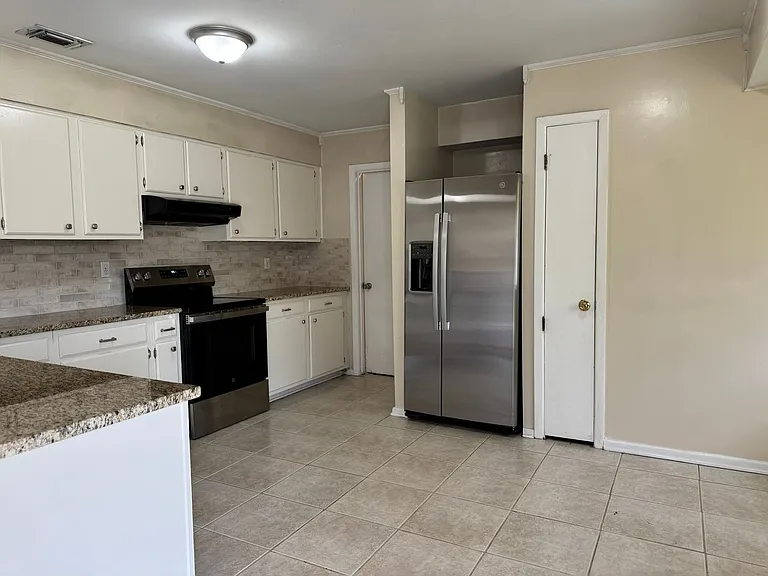 6919 Moon Lake Dr — Photo 8