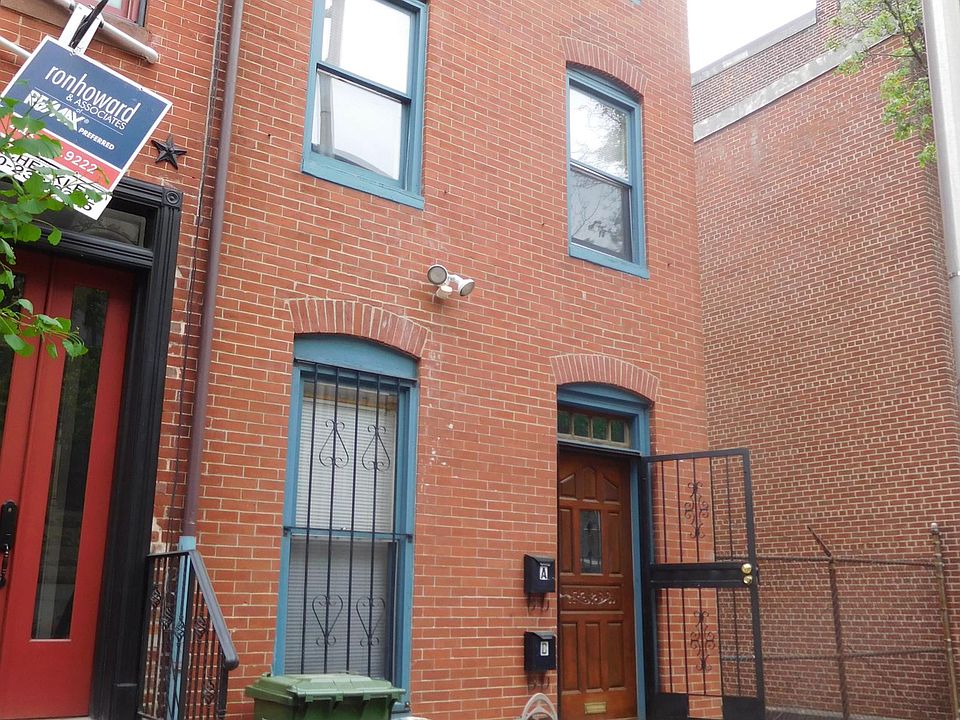 front of the building. Apartment is at the rear.