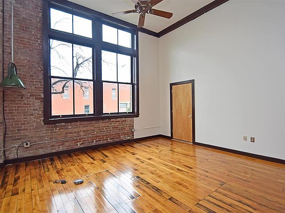 5th image of 4242 Laclede Ave APT 101