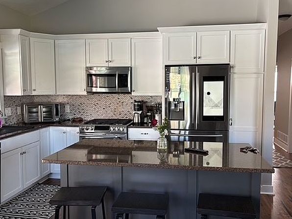 3126 Lady Slipper Dr SW