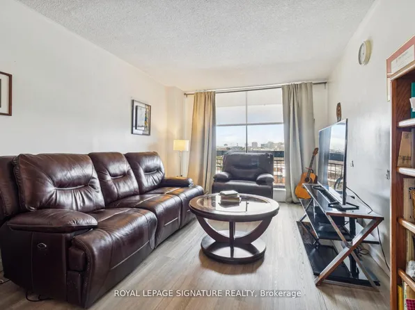 4645 Jane St #720, Toronto, ON M3N 2K9