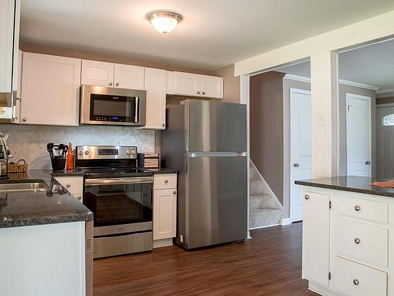 4th image of 3492 Manila Dr