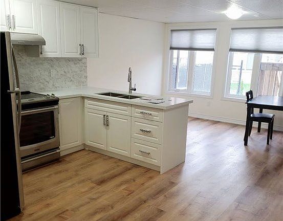 4th image of 132 Meadow Vista Cres