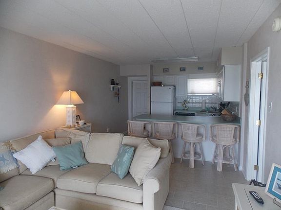 3rd image of 200 Bay Ave Suite 309