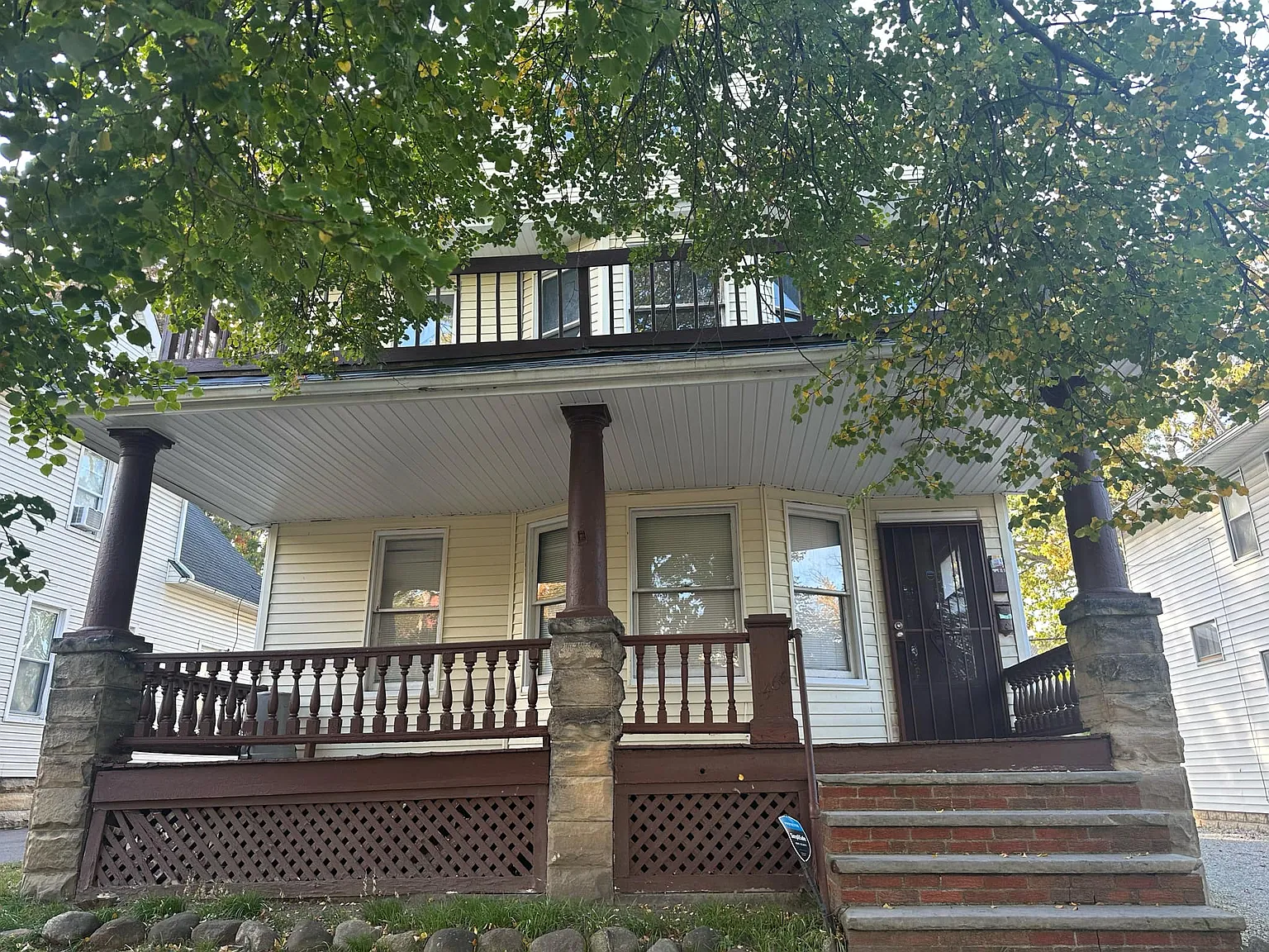 1466 Winchester Ave — Photo 2