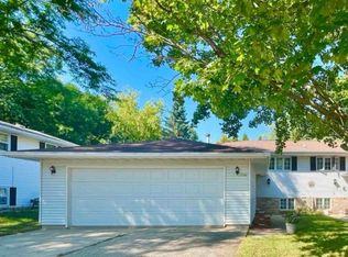 1556 E Moon Beam Trl, Appleton, WI 54915