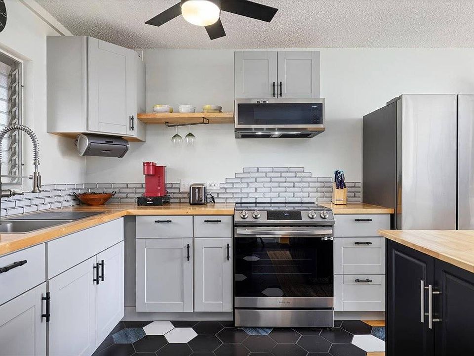 1st image of 75-5766 Kuakini Hwy APT 204