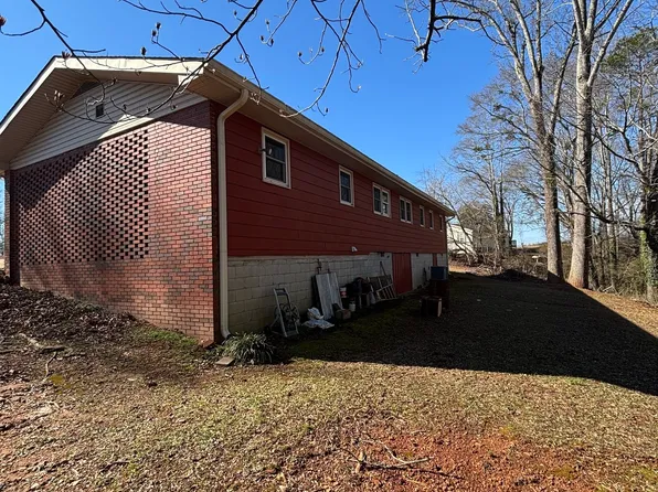 2409 Old Fork Rd, Gainesville, GA 30506