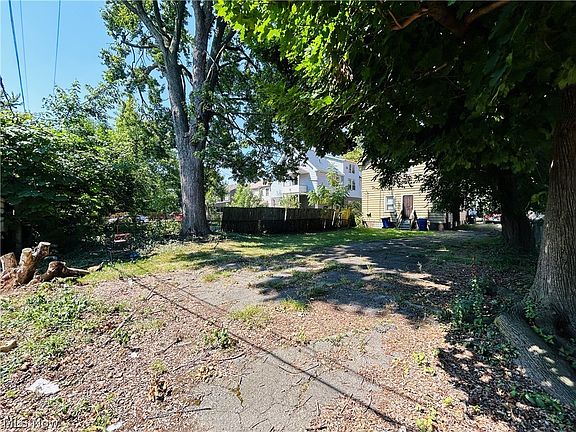 2nd image of 1061 E 169th St