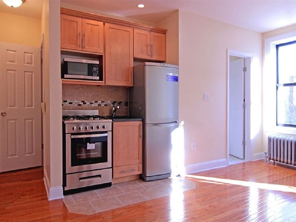 2nd image of 141 W 139th St APT C3
