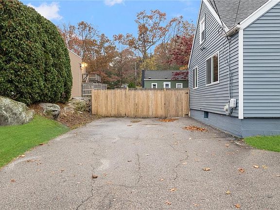 5th image of 2774 Hartford Ave