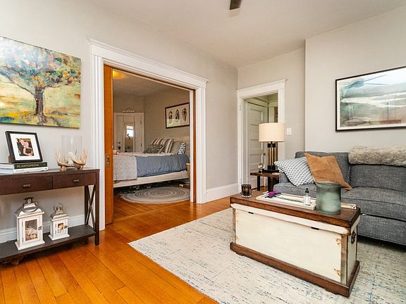 4th image of 1046 Adams St #1
