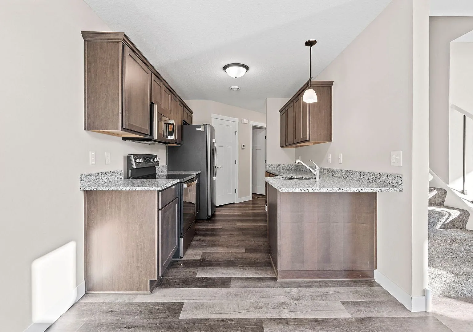 3 Bedroom 1.5 Bath Townhome — Photo 2