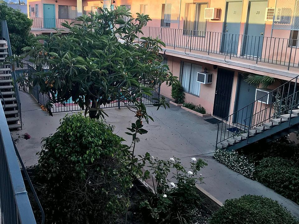 1st image of 14615 Saticoy St #19