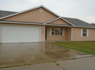 133 E Butterfield Rd, Manhattan, KS 66502