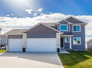 3105 NW 27th Cir, Ankeny, IA 50023