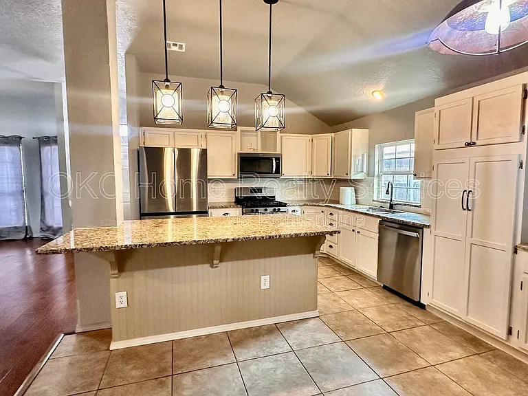 2617 Amy Ct — Photo 7