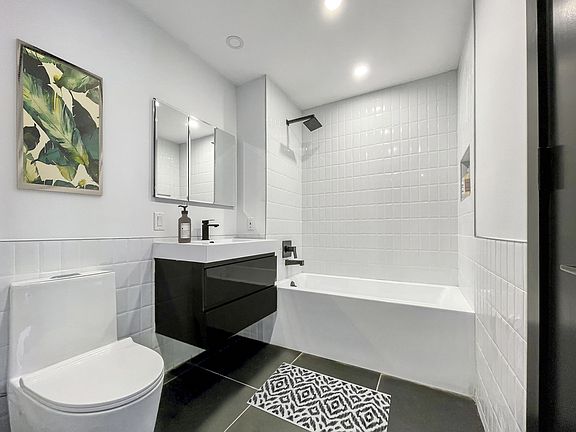 5th image of 458 E 25th St #103