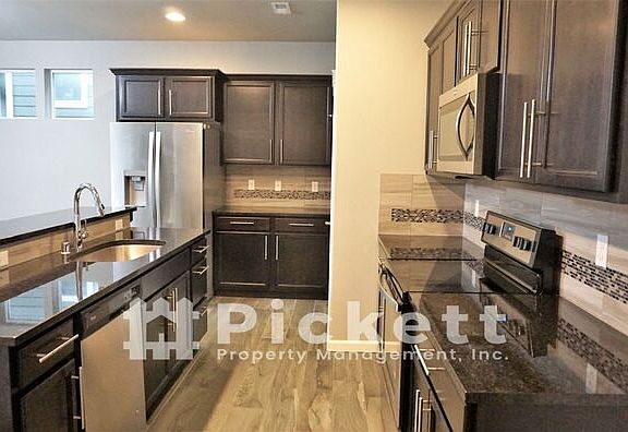 4th image of 3915 Maritime Dr SW