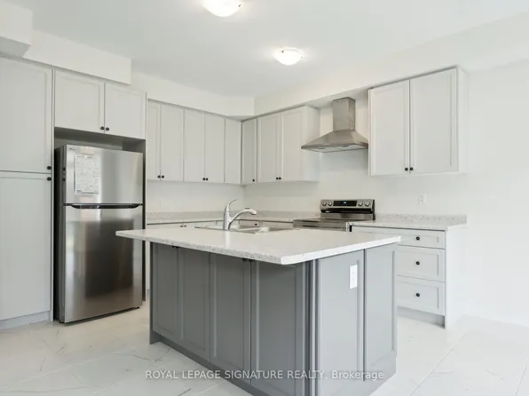 28 Tamworth Ter, Barrie, ON L9J 0L5