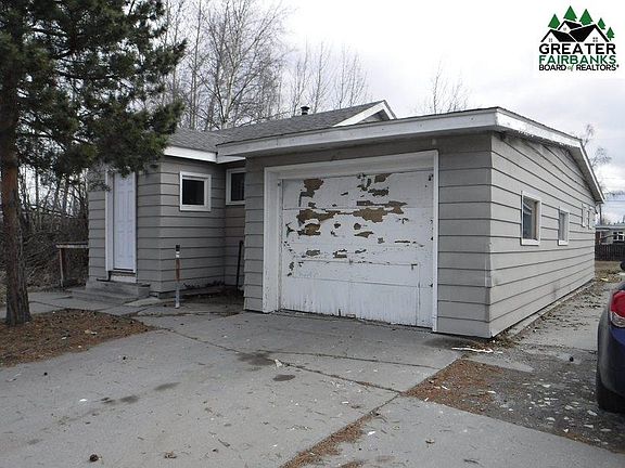 2nd image of 713 17th Ave