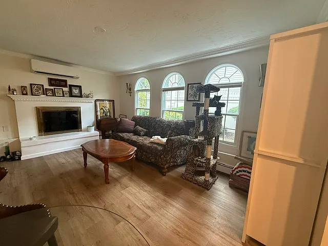 Algonquin Ave, Massapequa — Photo 2