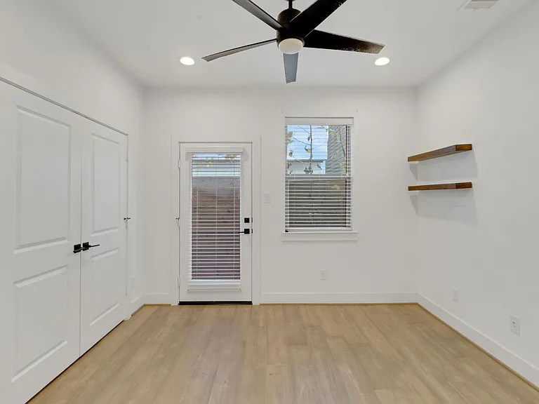 1526 Chestnut St — Photo 8