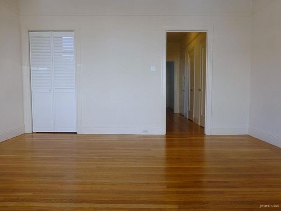 5th image of 2325 Jackson St #302