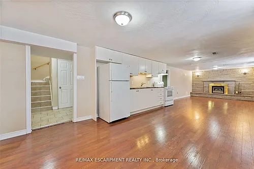 864 Upper Ottawa St #BASEMENT Photo 1