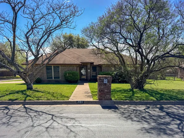 701 Daniels Dr, Crowley, TX 76036