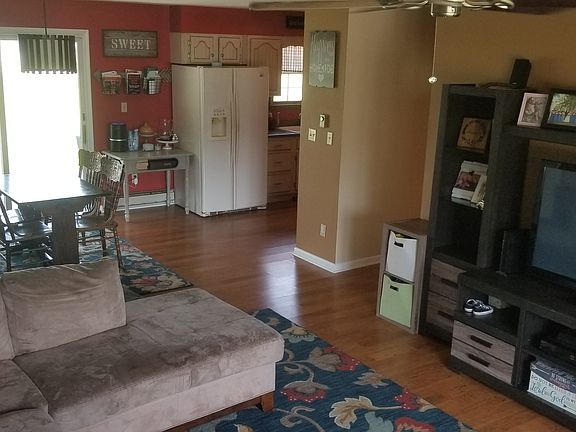 3rd image of 1002 Central Ave