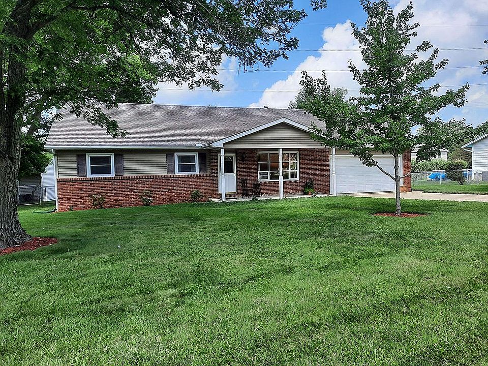 1st image of 810 W Wildwood Dr