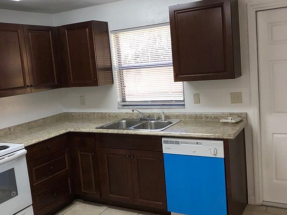 5th image of 236 Orchard St APT 2