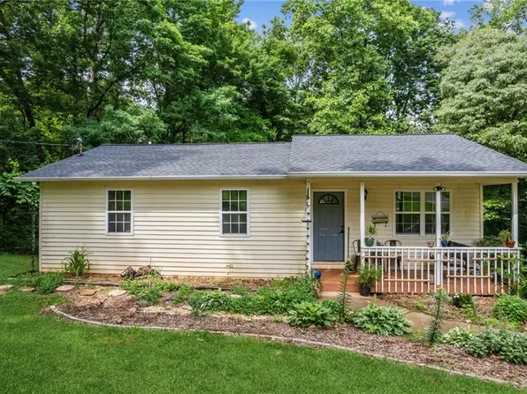 2990 Priest Cir, Gainesville, GA 30507