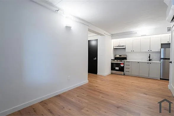 4 bed, $3,856 — Photo 3