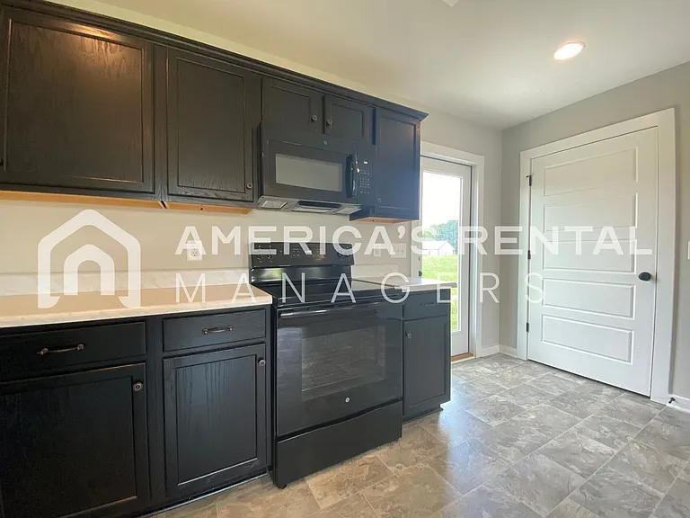 145 Sunlight Cir — Photo 6