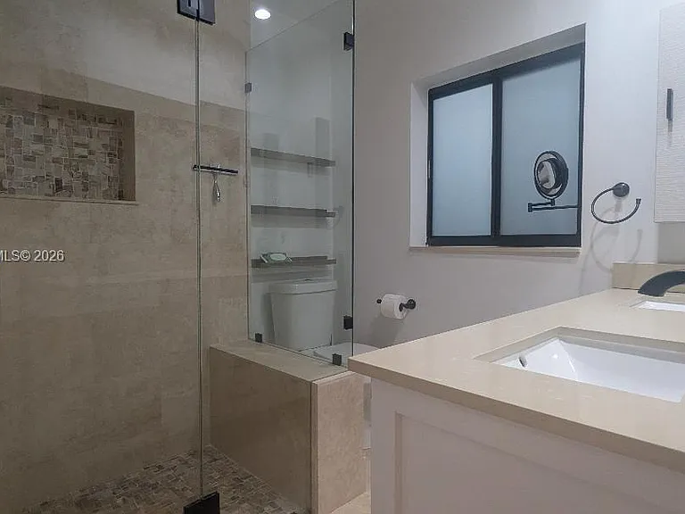 1508 NE 5th Ct — Photo 12