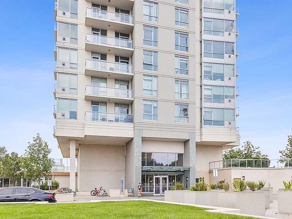 3rd image of 77 W Spruce Pl SW #2204