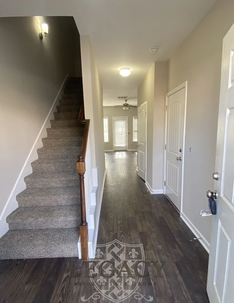 Building Photo - 616 Pippin Dr