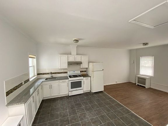 2nd image of 66-59 Saunders St #2TP