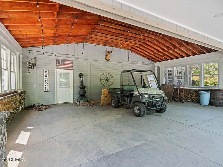 525 Cooper Rd — Photo 9