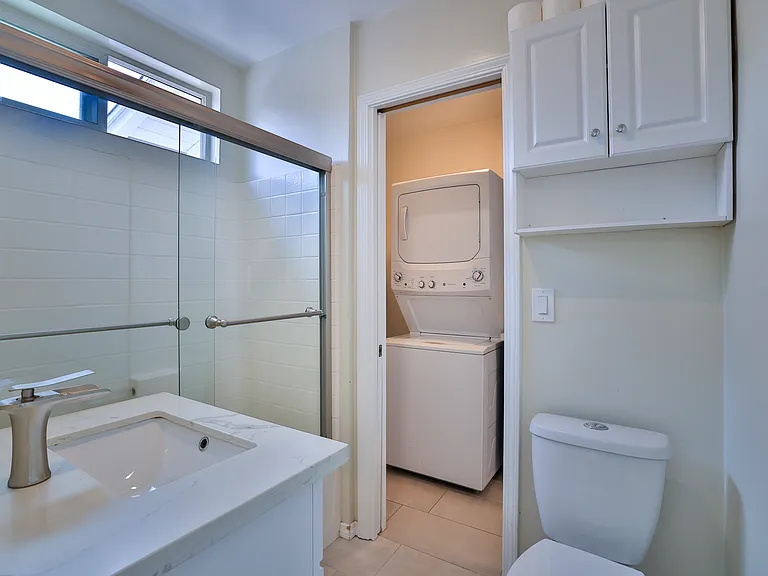2015 J St — Photo 11