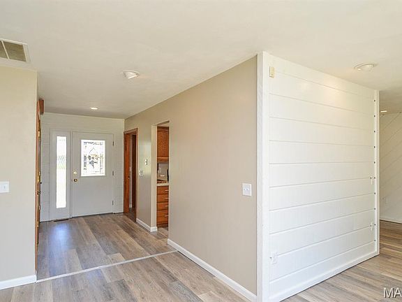 4th image of 920 Reiss Rd